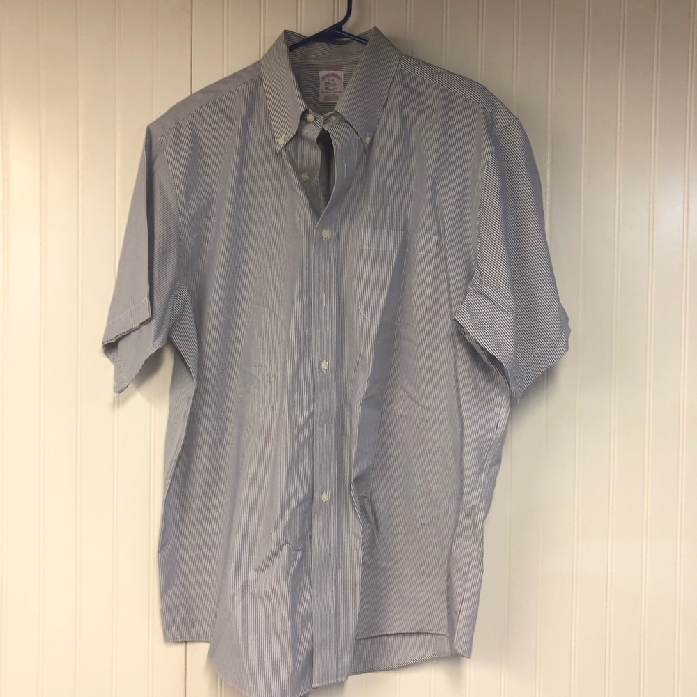 Brooks Brothers Blue Striped Men's Button Down Short Sleeve Shirt Size 17 - 35